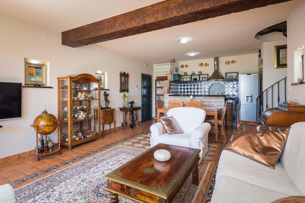 Villa Em Trogir Exteriör bild