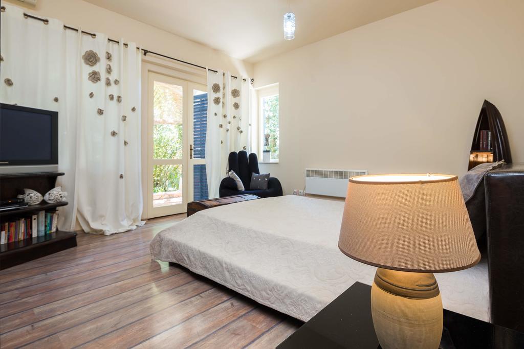 Villa Em Trogir Exteriör bild