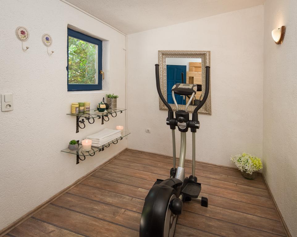Villa Em Trogir Exteriör bild