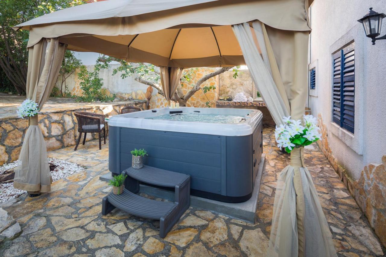 Villa Em Trogir Exteriör bild